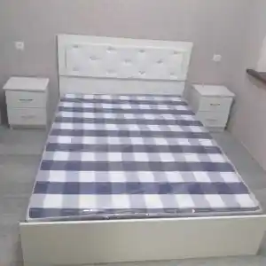 Кровать с тумбочкой
