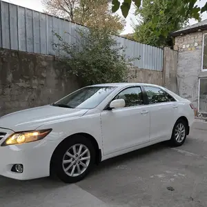 Toyota Camry, 2011