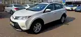 Toyota RAV 4, 2015-4