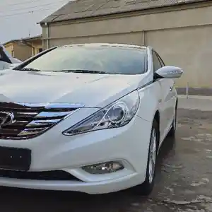 Hyundai Sonata, 2010