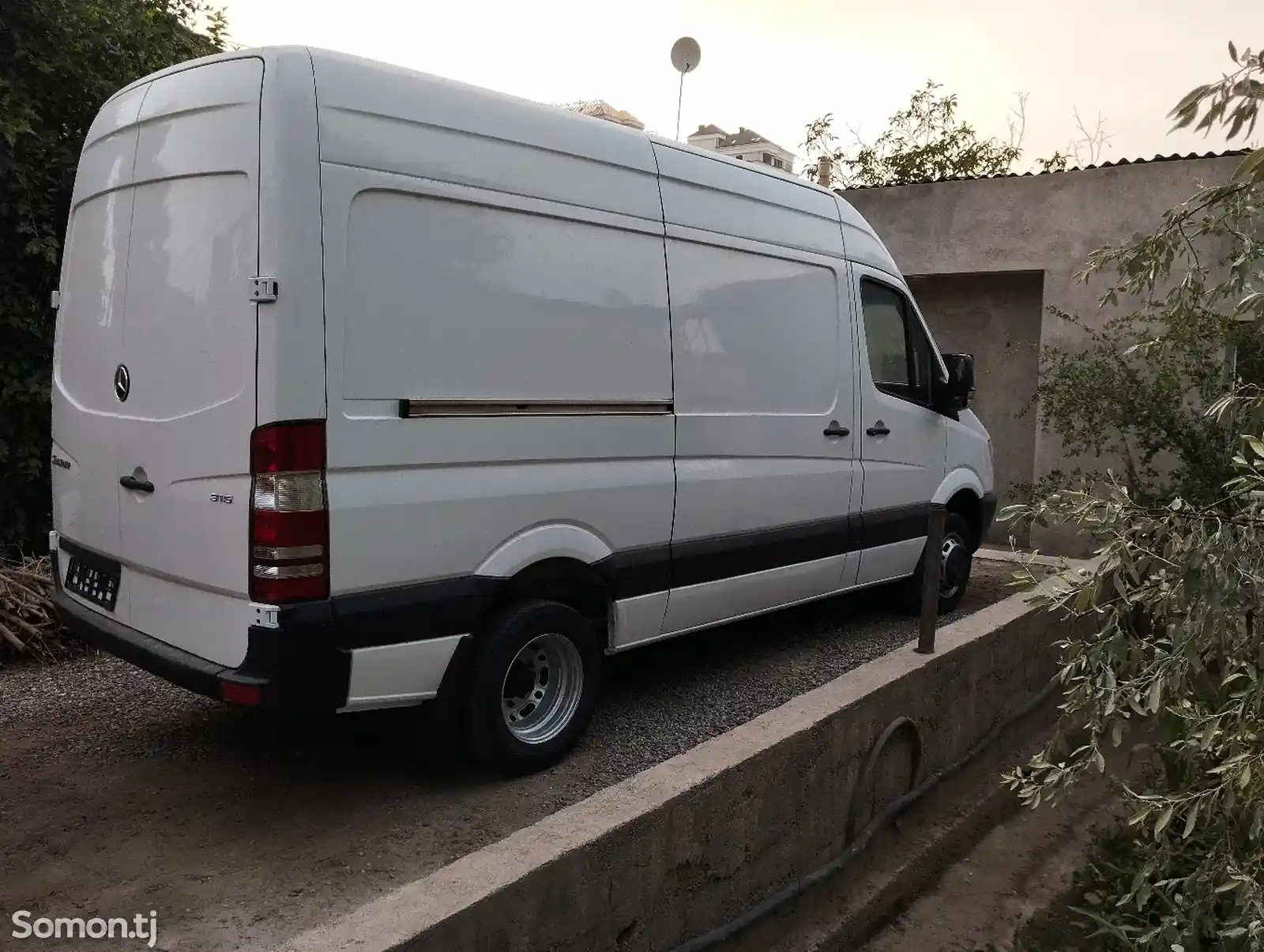 Фургон Mercedes Benz Sprinter-10