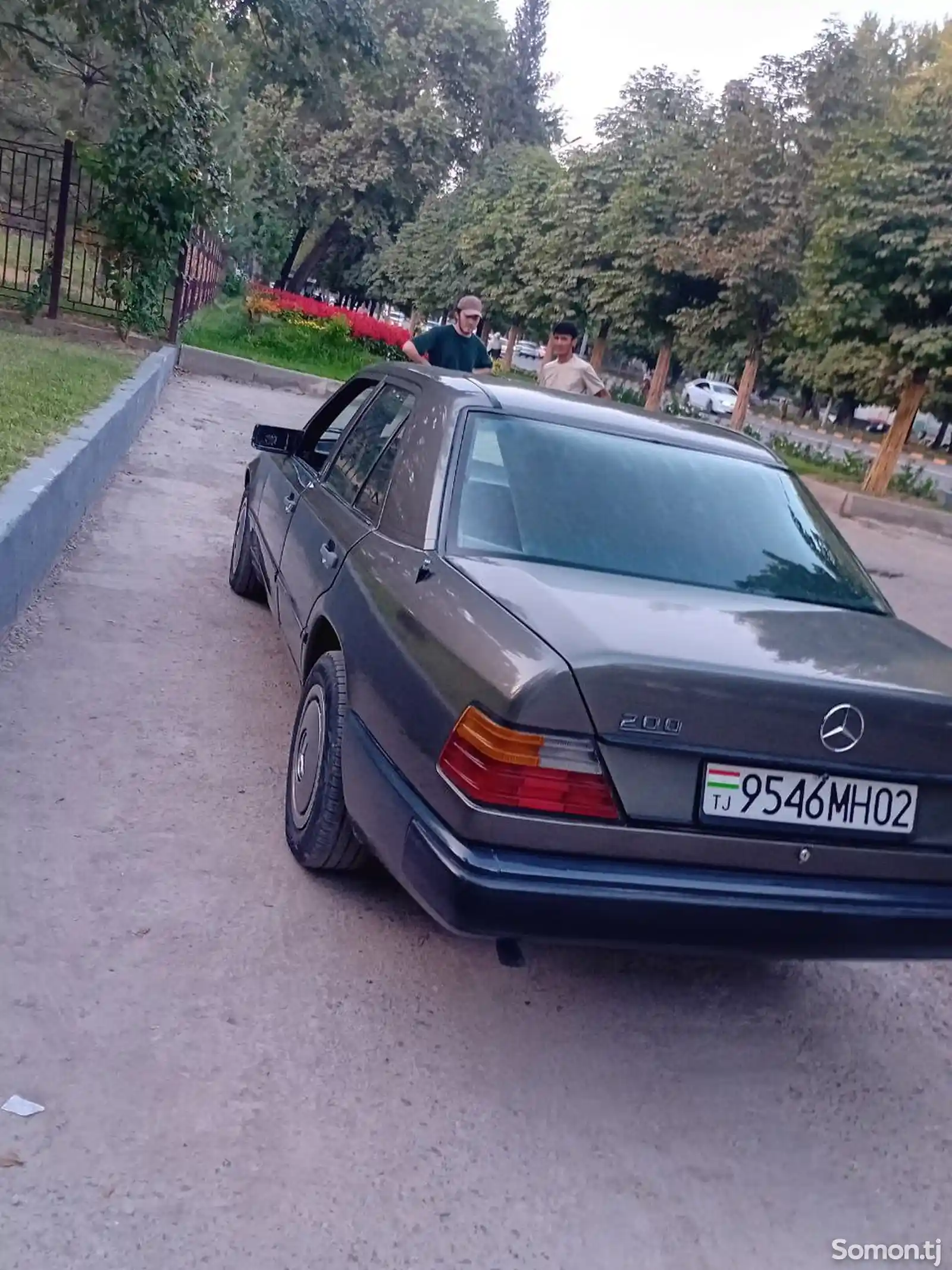 Mercedes-Benz W124, 1987-5