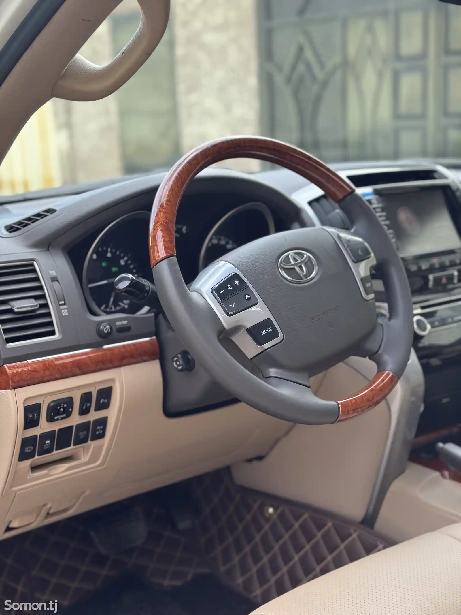 Toyota Land Cruiser, 2014-14