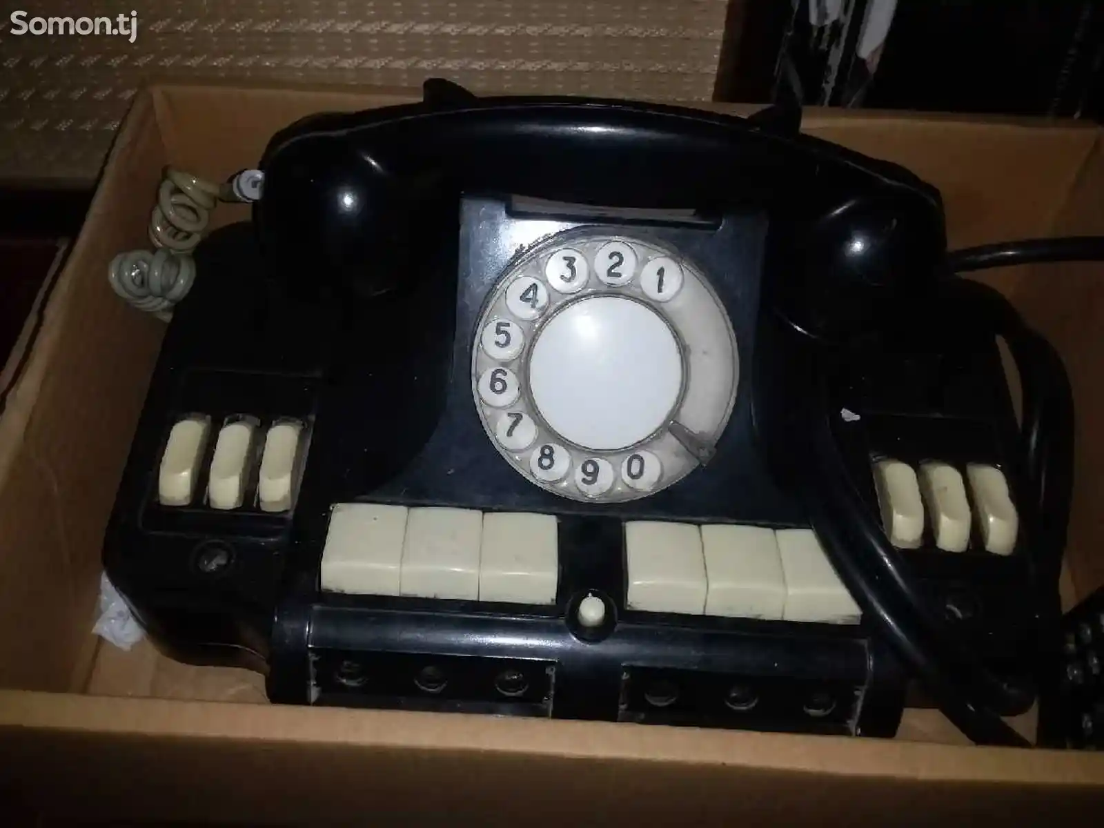 Телефон старинный-1