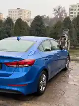 Hyundai Elantra, 2018-6