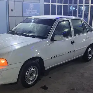 Daewoo Nexia, 1996