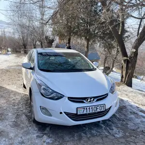 Hyundai Elantra, 2012