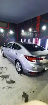 Hyundai Elantra, 2020-3