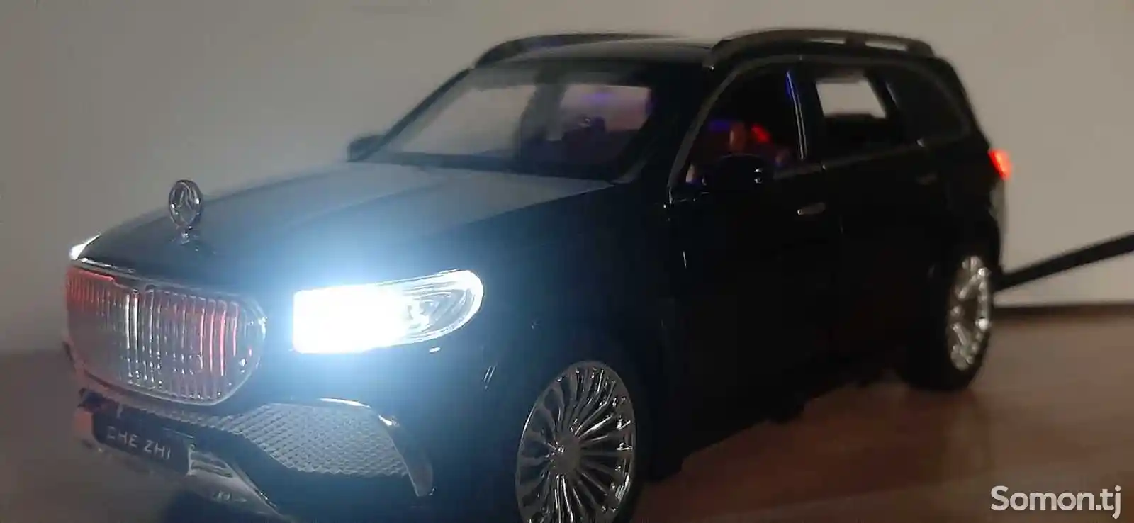 Машинка Mercedes Maybach GLS 600-4