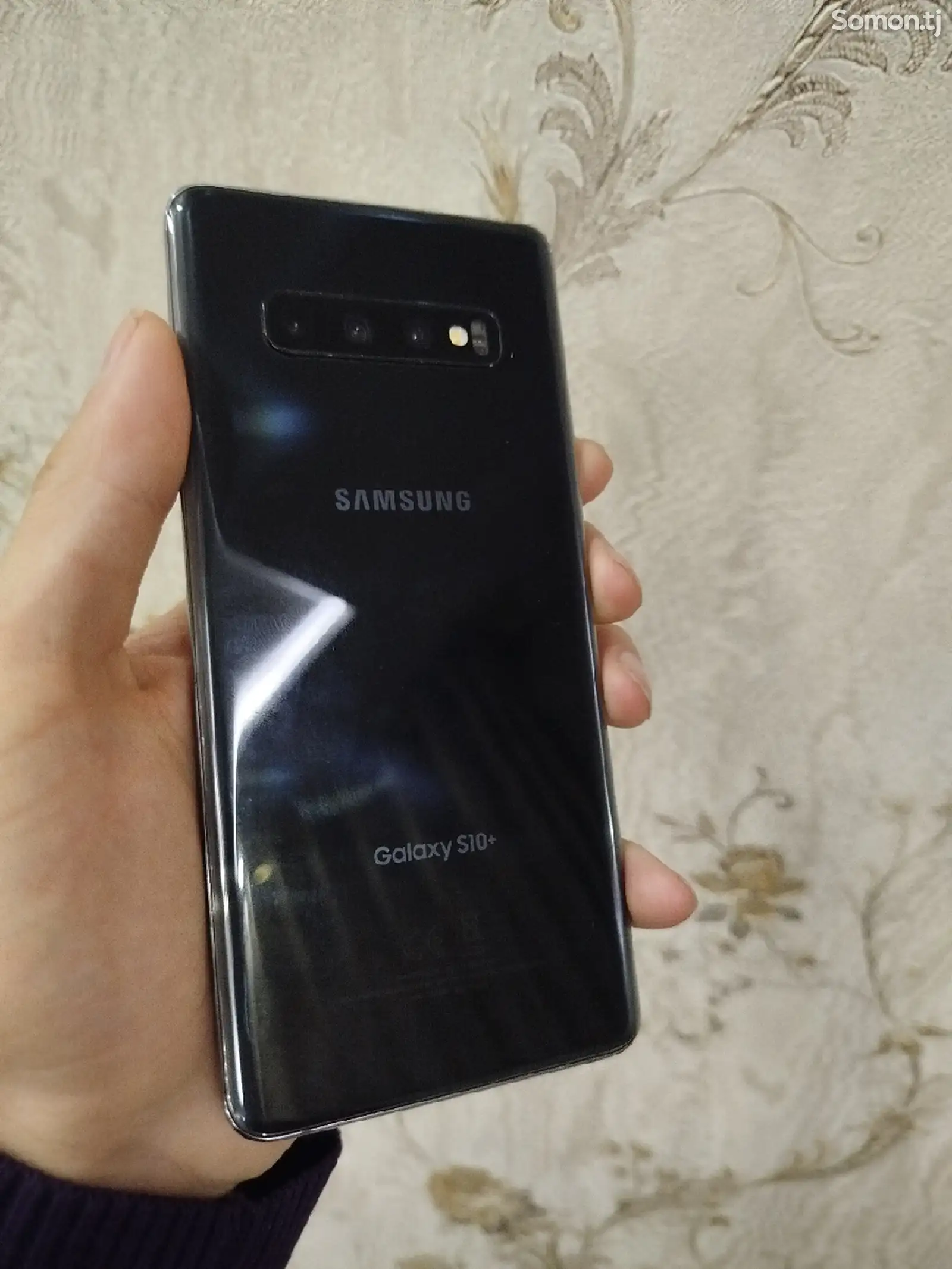 Samsung Galaxy S10 Plus-1