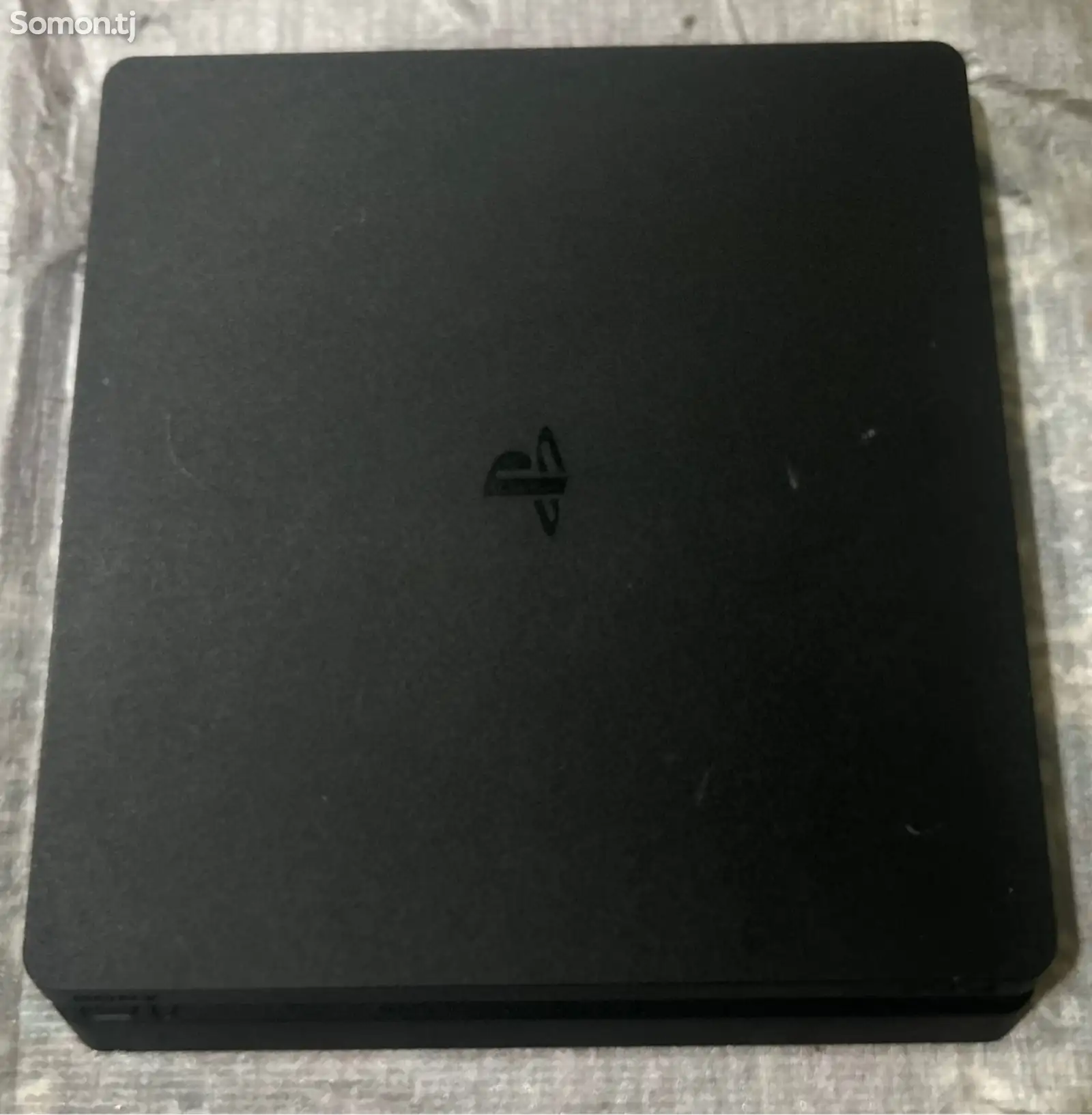 Игровая приставка PlayStation 4 slim-1