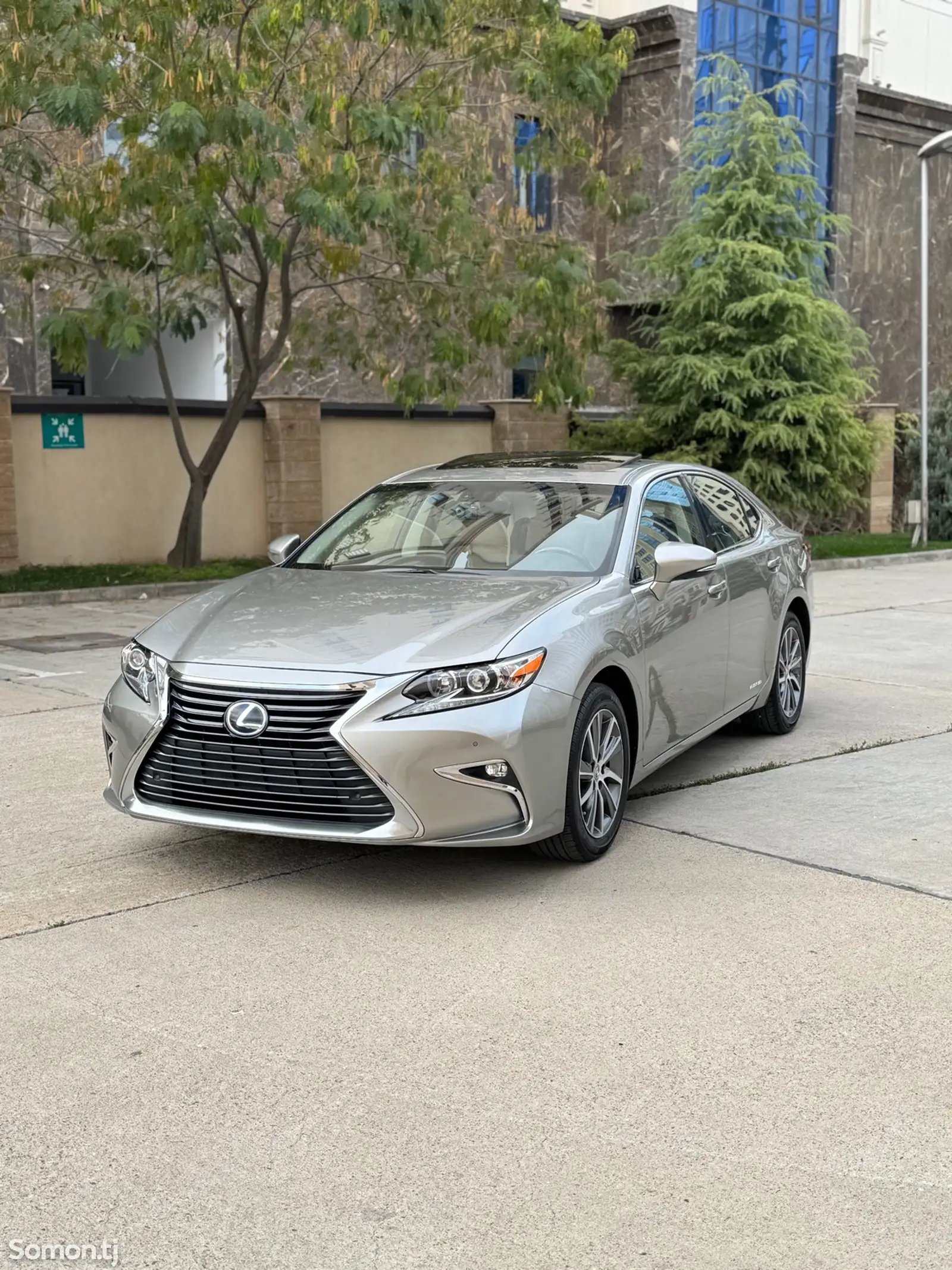 Lexus ES series, 2017-1