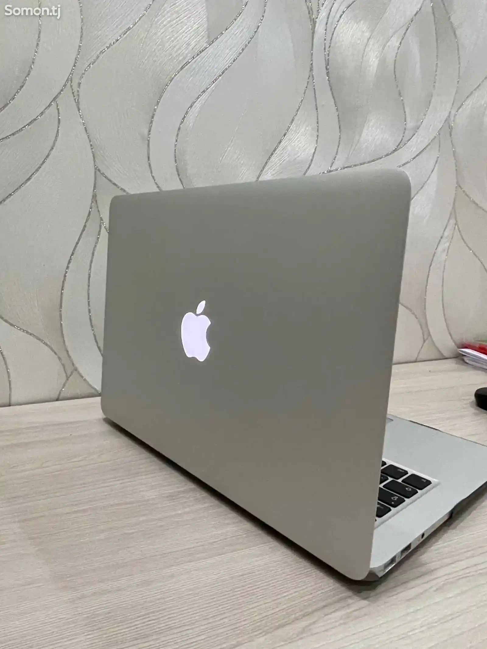 Ноутбук Apple Macbook Air-4