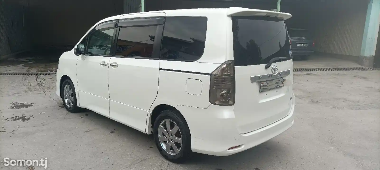 Toyota Voxy, 2009-4