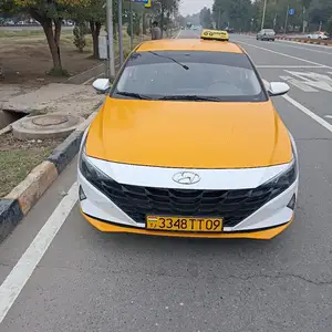 Hyundai Elantra, 2022