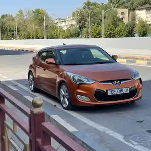 Hyundai Veloster, 2012