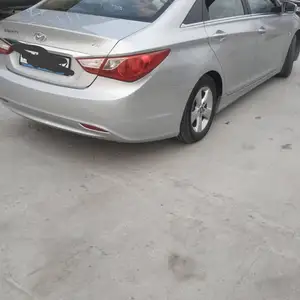 Hyundai Sonata, 2011