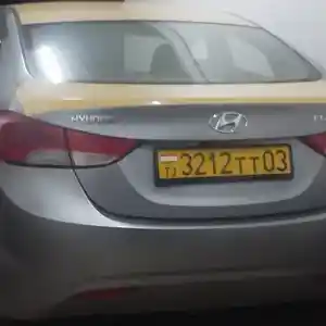 Hyundai Elantra, 2012