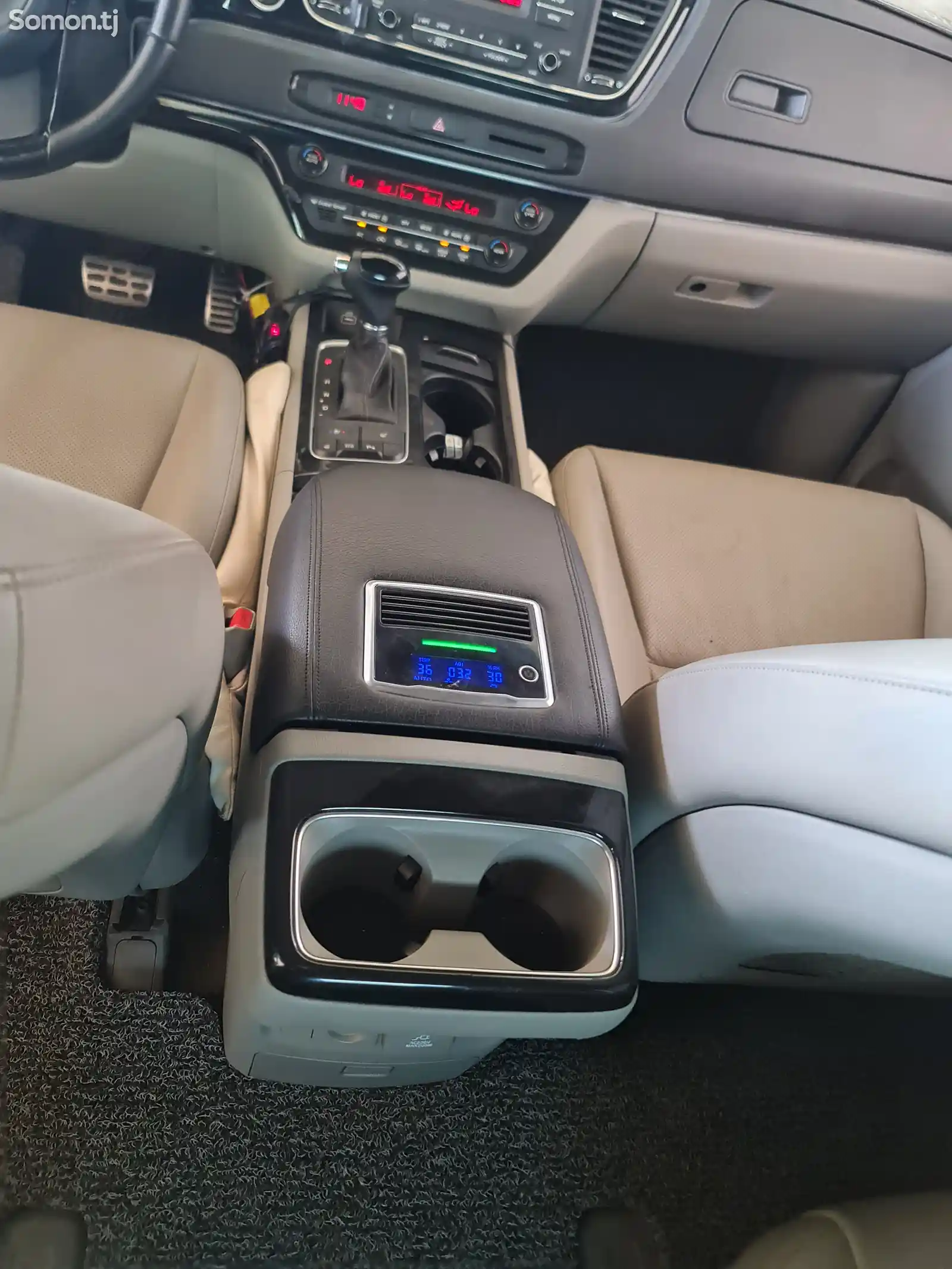 Kia Carnival, 2015-1