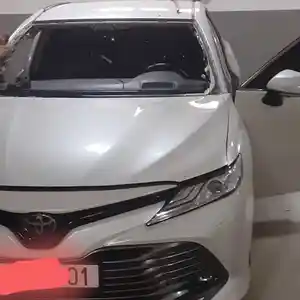 Лобовое стекло Toyota Camry 6