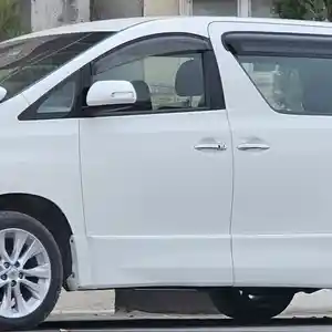 Toyota Alphard, 2015