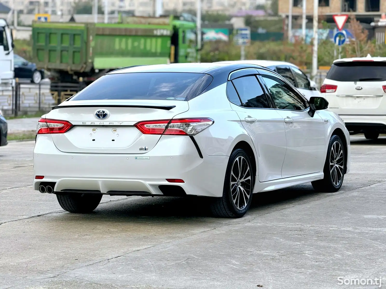 Toyota Camry, 2019-1