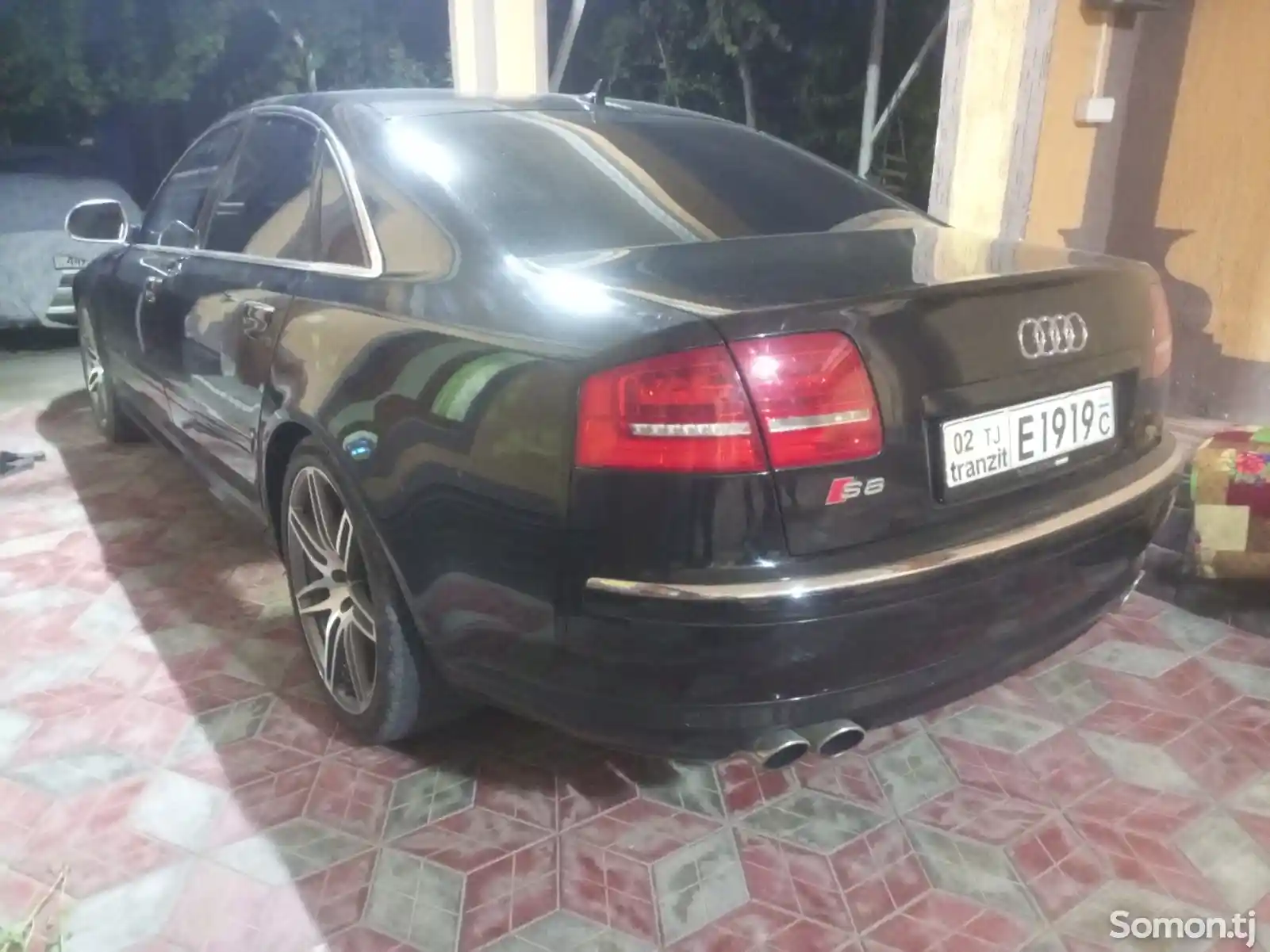 Audi S8, 2010-5