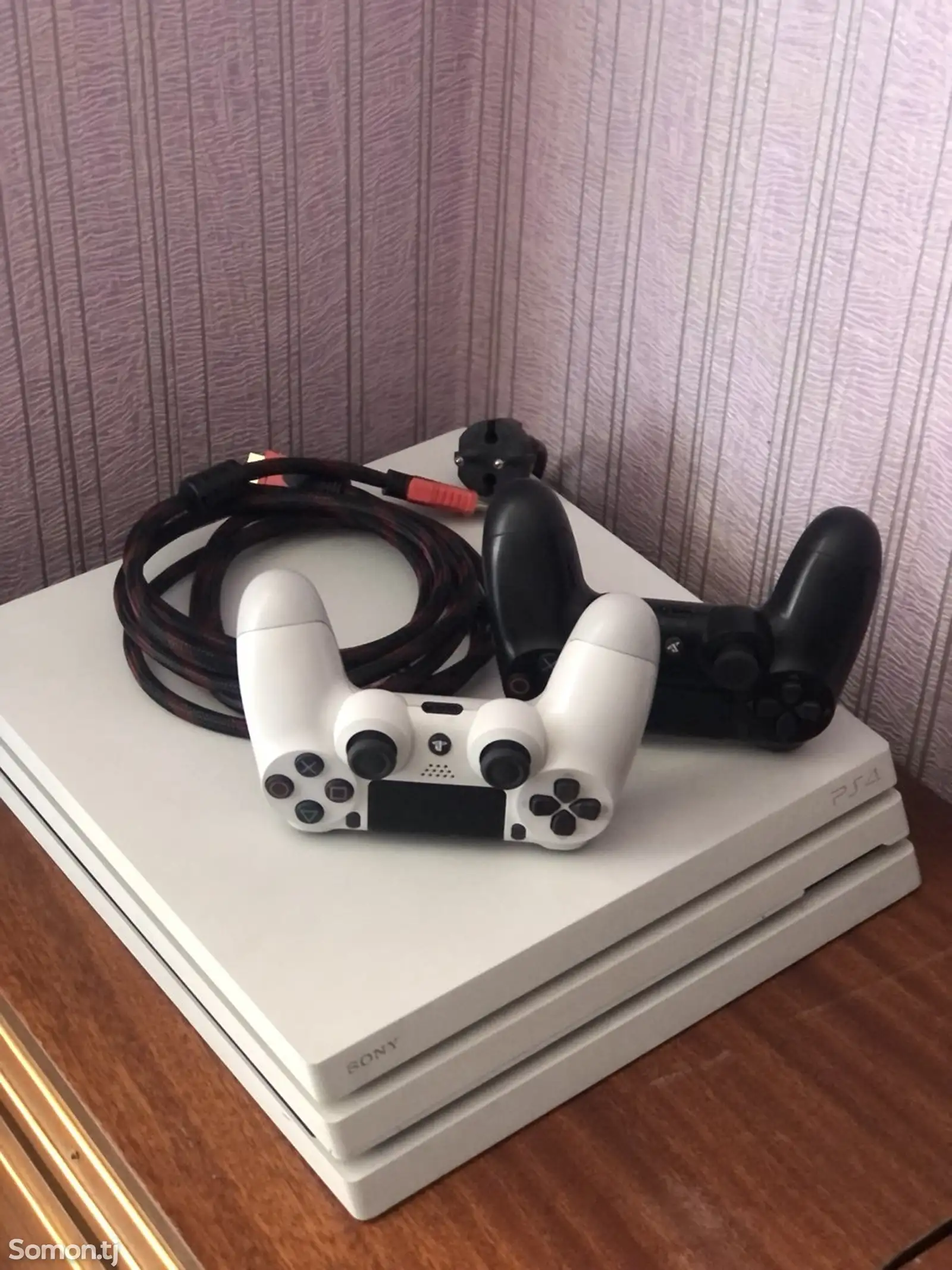 Игровая приставка Sony PlayStation 4 PRO 4k-1