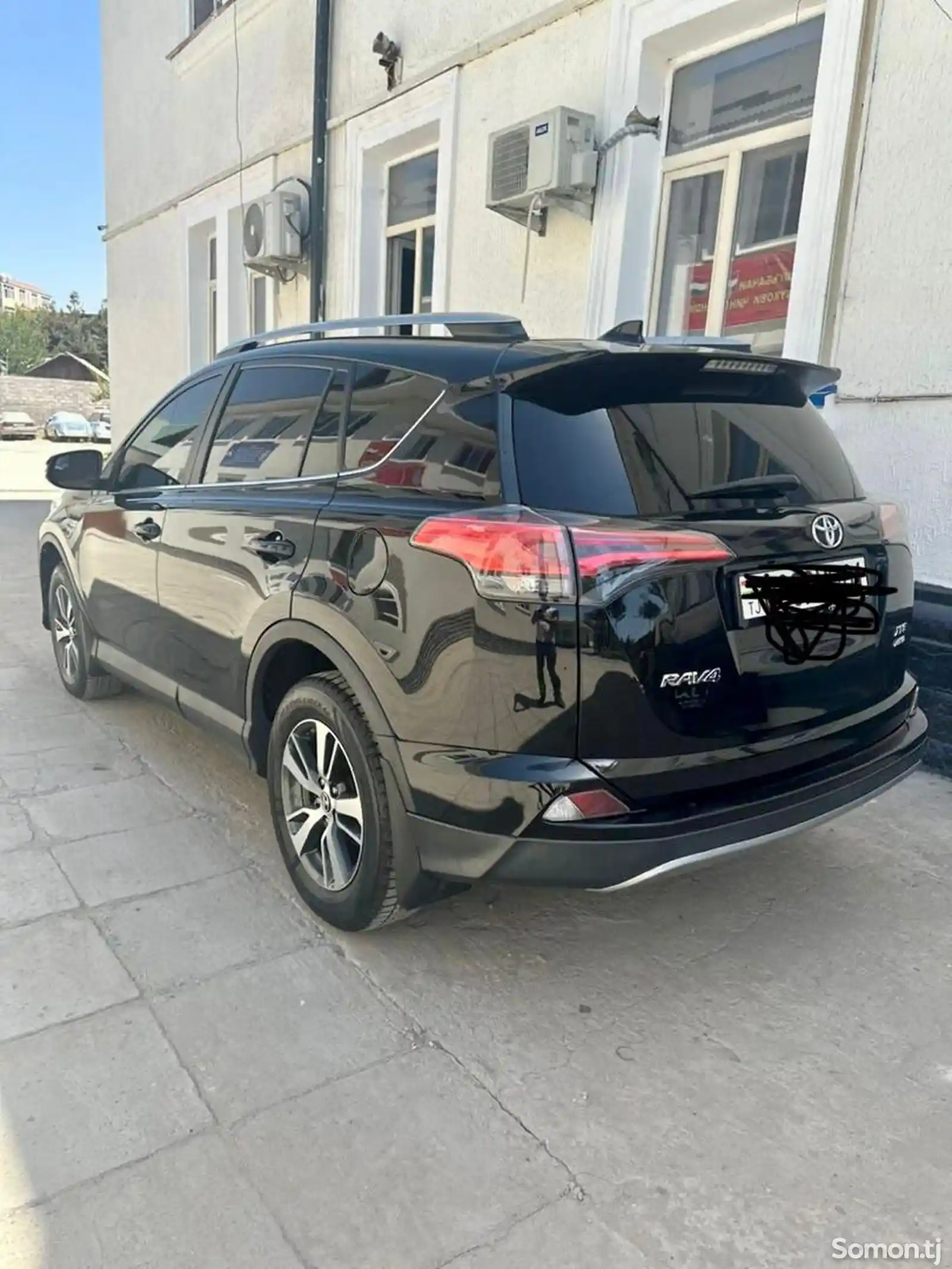 Toyota RAV 4, 2017-1