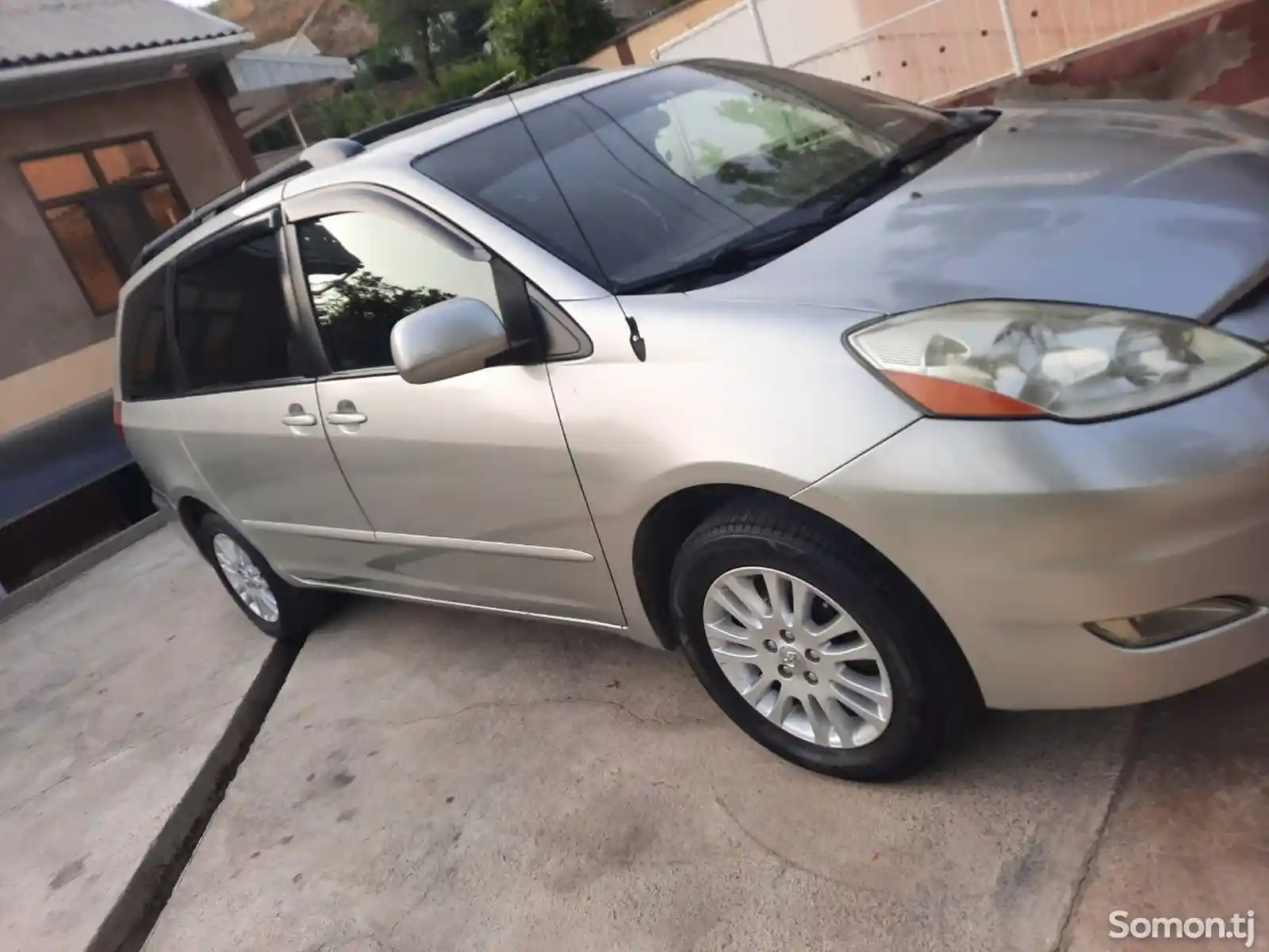 Toyota Sienna, 2009-8