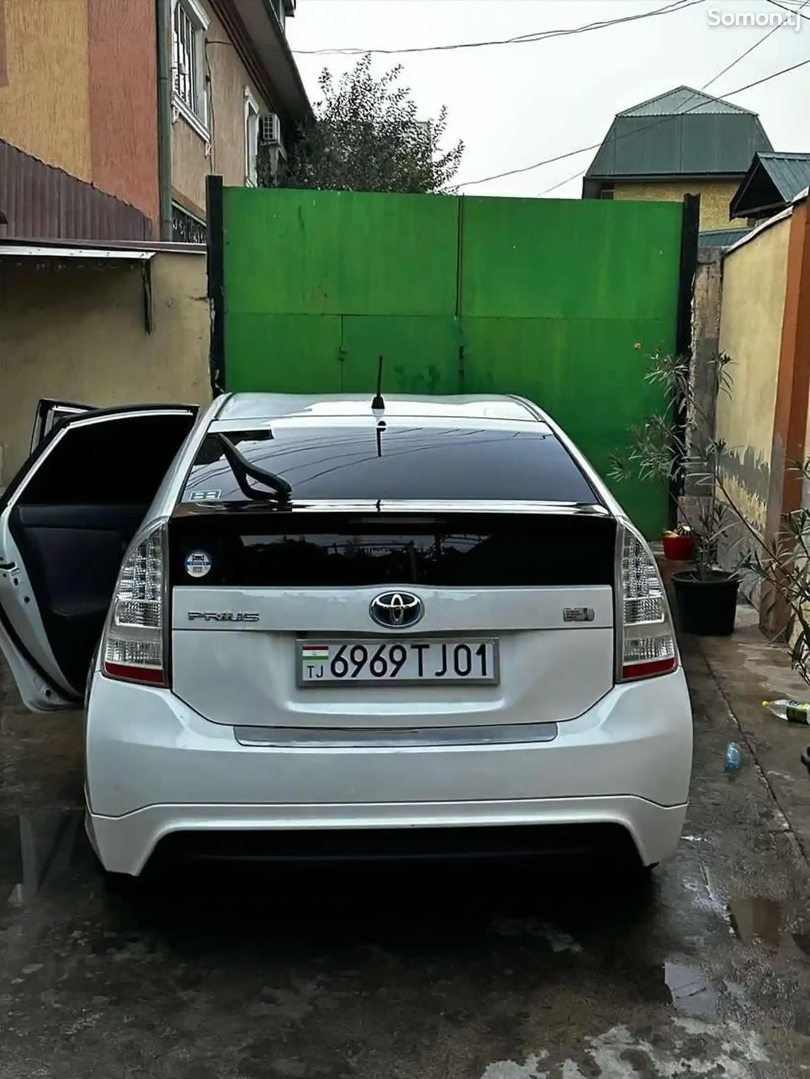 Toyota Prius, 2010-2