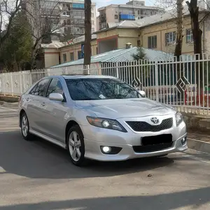 Toyota Camry, 2010