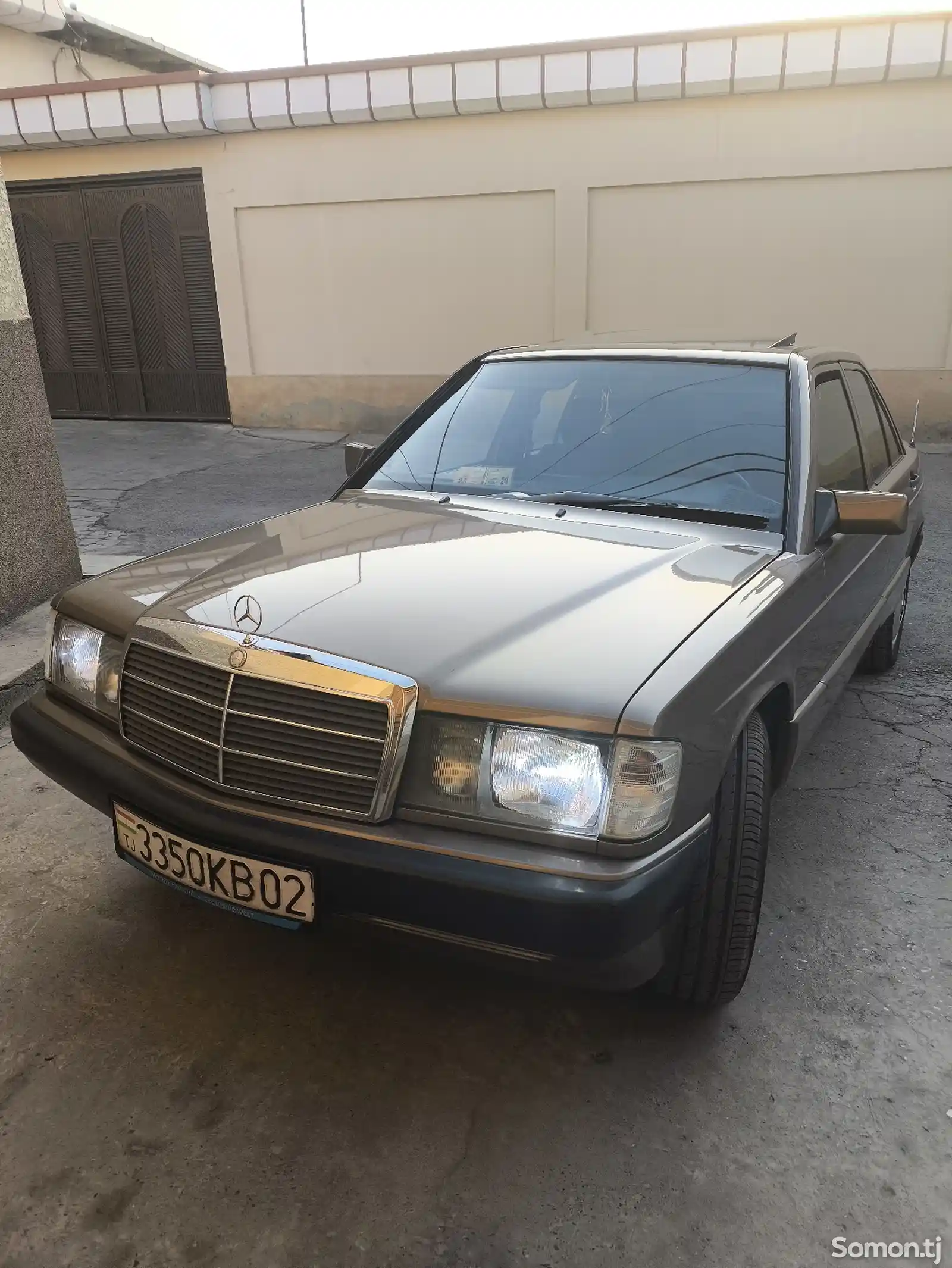 Mercedes-Benz W201, 1990-1