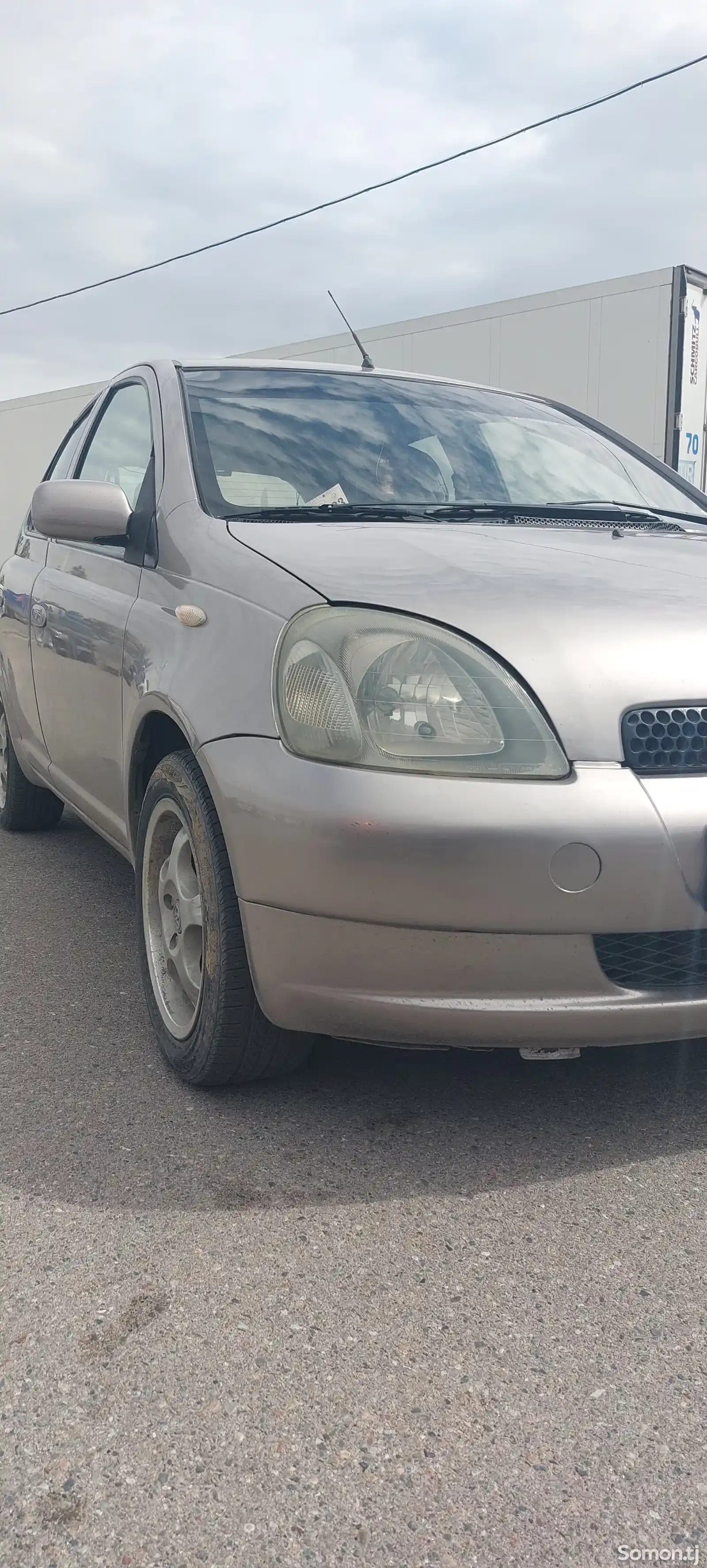 Toyota Vitz, 2001-3