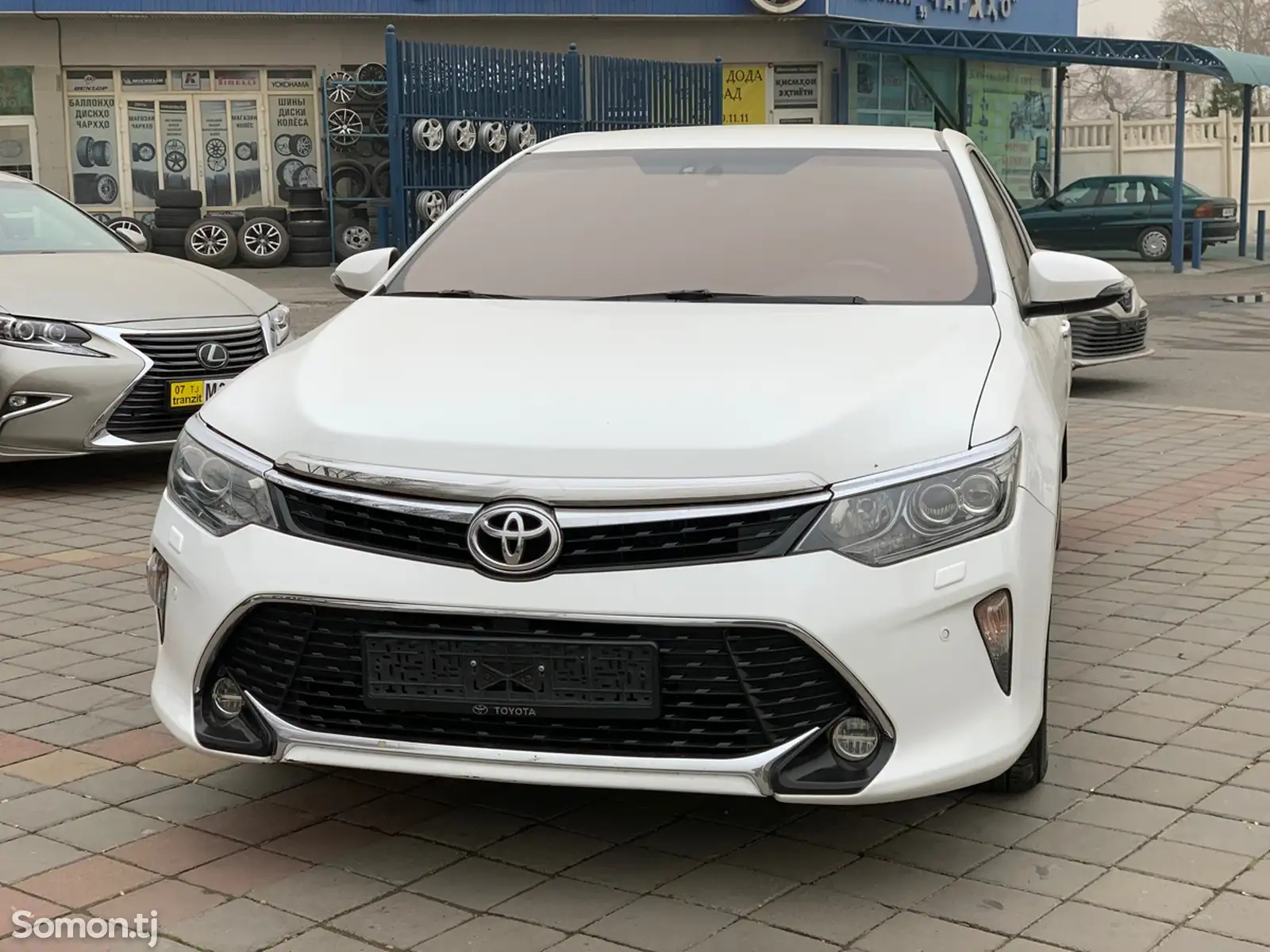 Toyota Camry, 2017-1