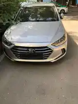 Hyundai Elantra, 2017-6