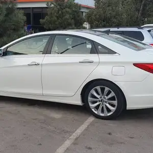 Hyundai Sonata, 2012