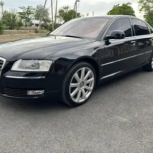 Audi A8, 2010