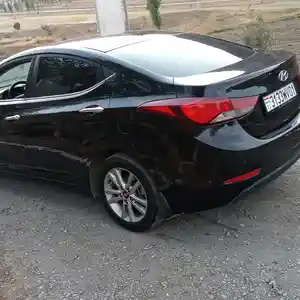 Hyundai Elantra, 2016