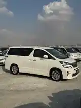 Toyota Vellfire, 2014-3