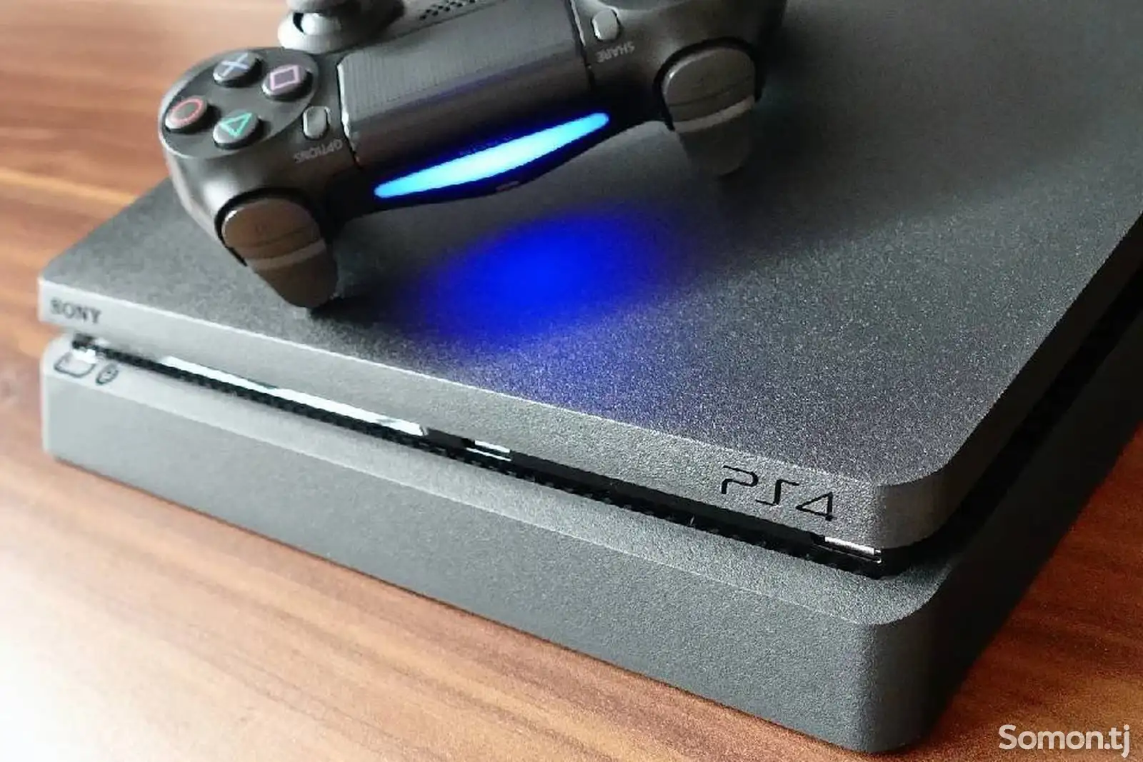 Игровая приставка Playstation 4