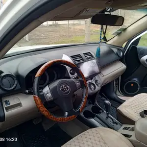 Toyota RAV 4, 2008