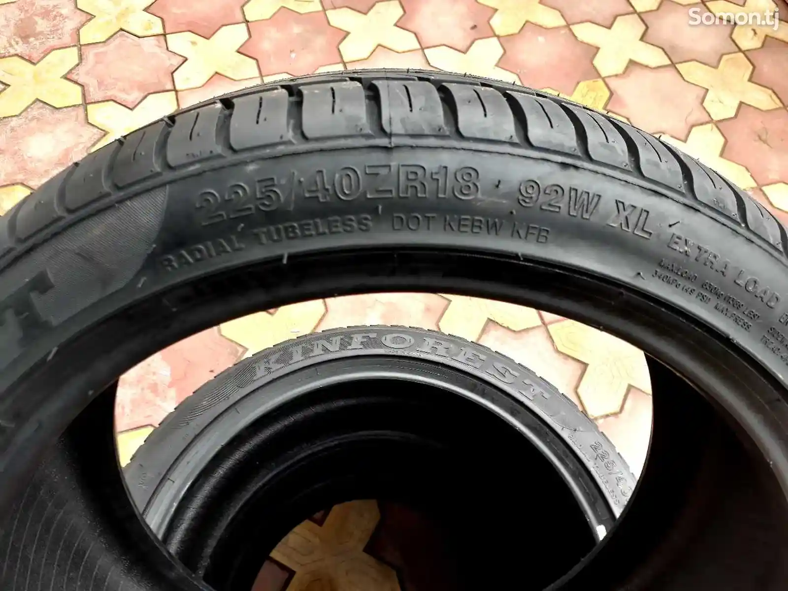 Покрышка 225/40 R18-2