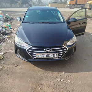 Hyundai Elantra, 2018