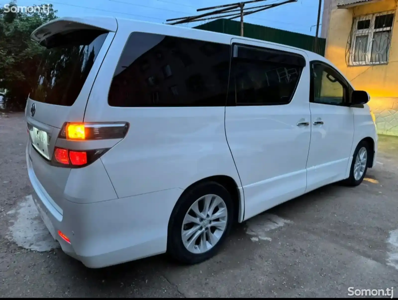 Toyota Vellfire, 2014-1