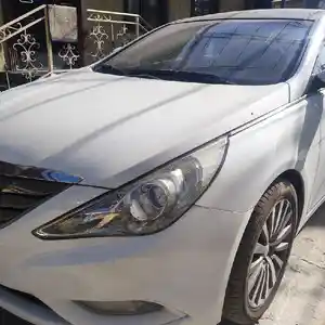 Hyundai Sonata, 2011