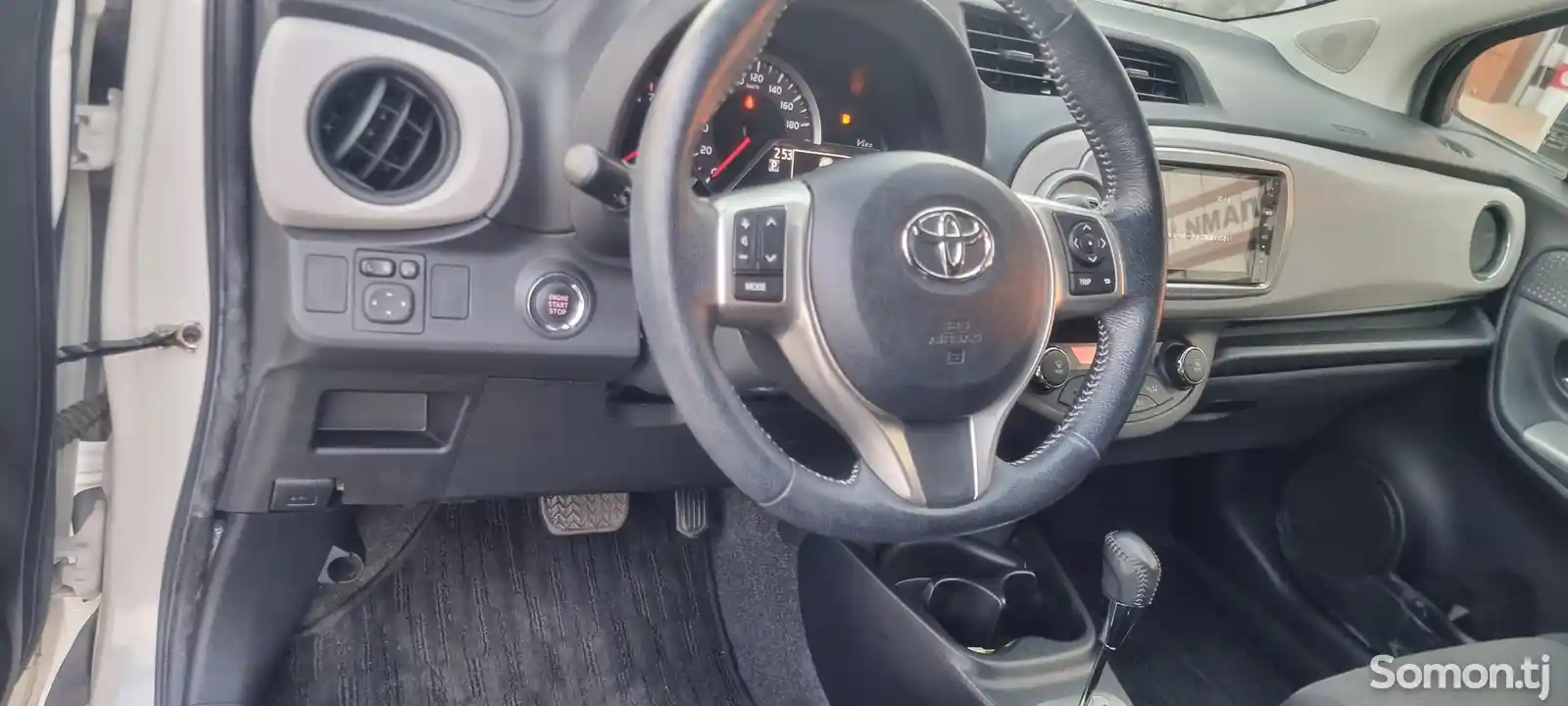 Toyota Vitz, 2014-10