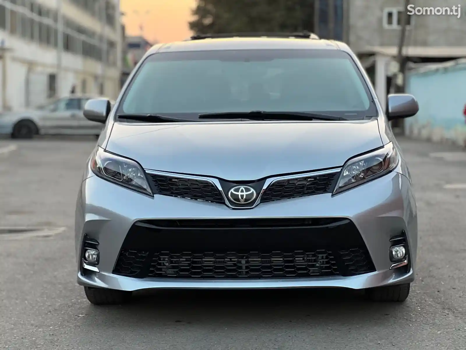 Toyota Sienna, 2016-3