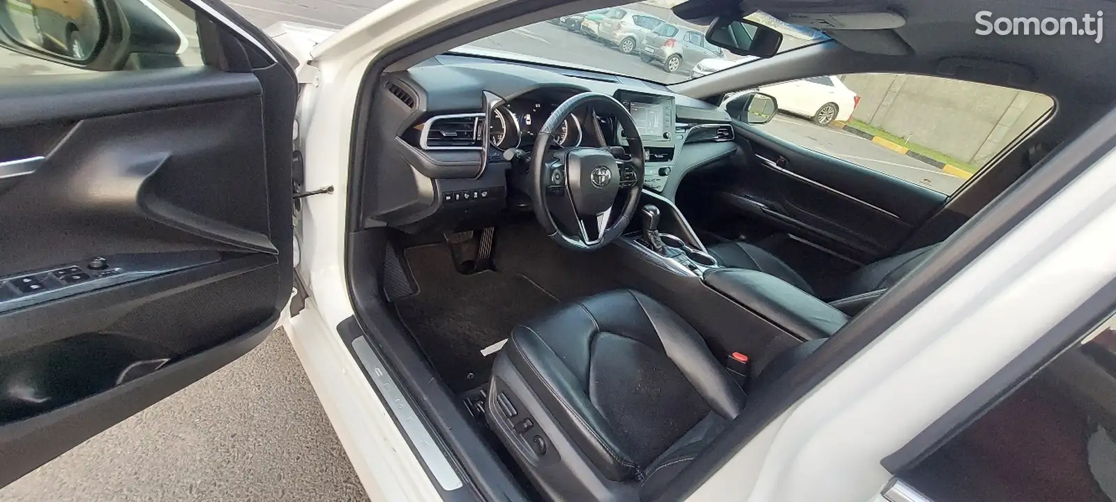 Toyota Camry, 2018-8