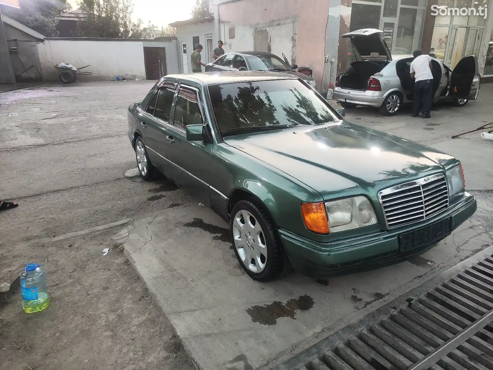 Mercedes-Benz W124, 1994-10